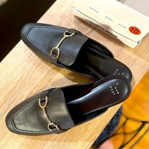 women’s flat slip into shoes